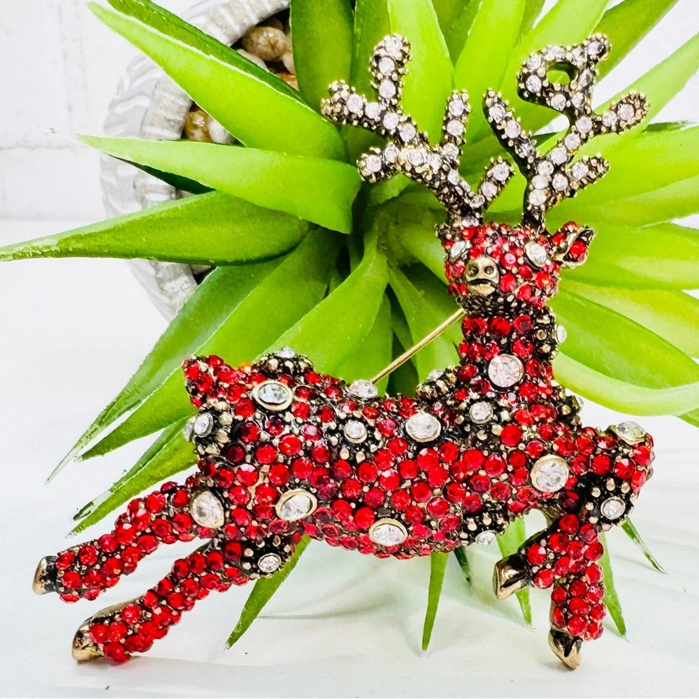 Large Red Crystal Rhinestone Gold Tone Reindeer Christmas Holiday Brooch